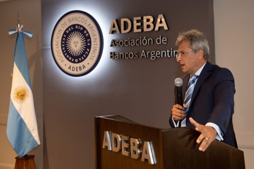 Conferencia de Disertación, PREMIO ADEBA 2019, en la Sede de ADEBA en la Ciudad de Buenos Aires, Argentina.